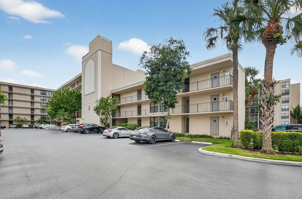 8 Royal Palm Way Boca Raton FL 33432