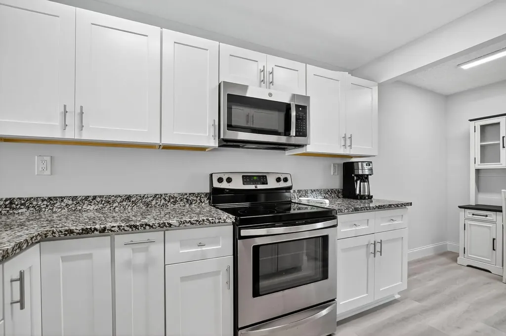 8 Royal Palm Way Boca Raton FL 33432