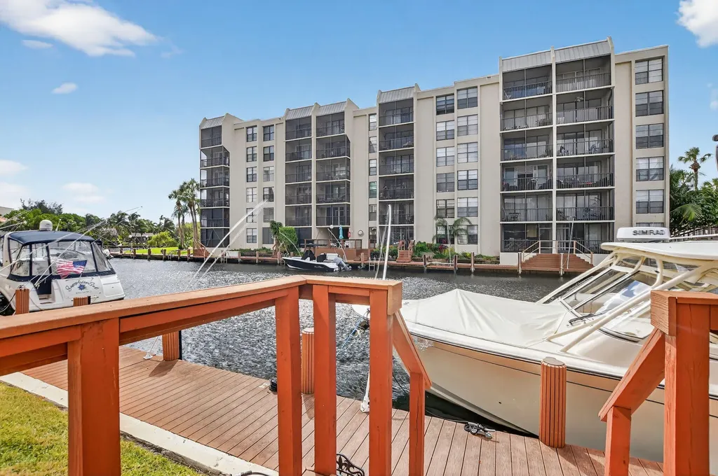 8 Royal Palm Way Boca Raton FL 33432