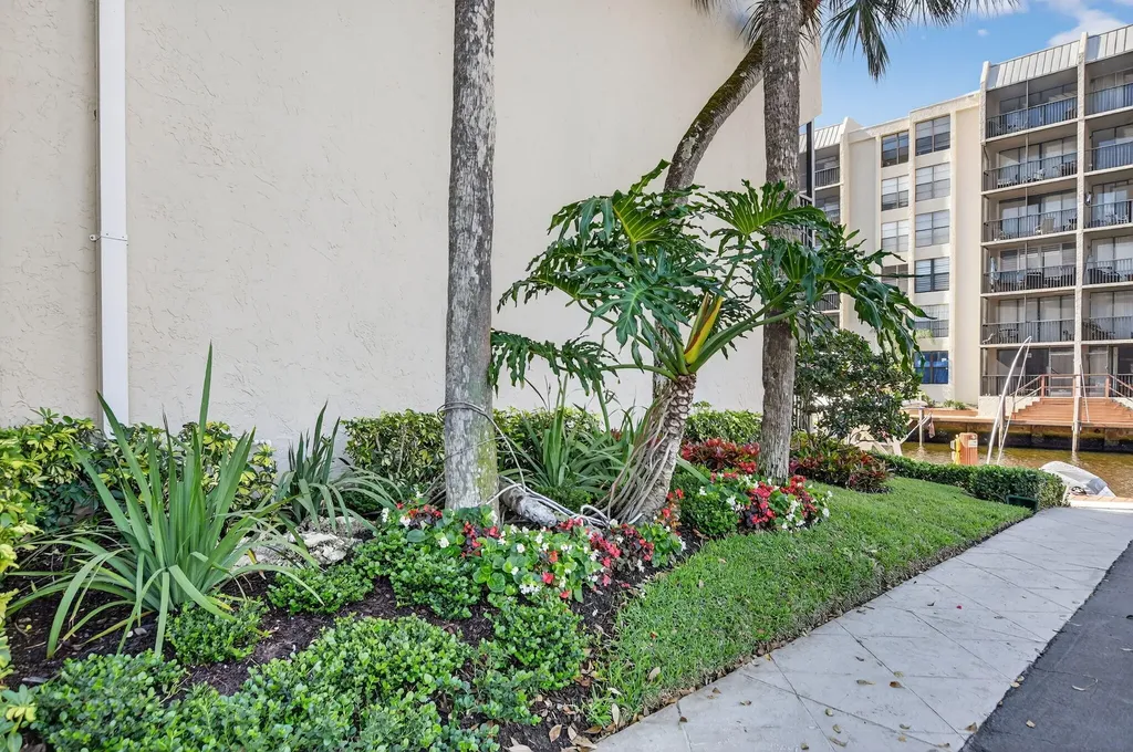 8 Royal Palm Way Boca Raton FL 33432
