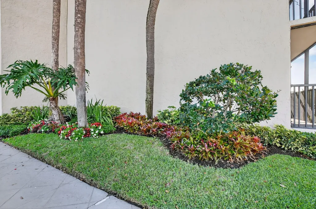 8 Royal Palm Way Boca Raton FL 33432