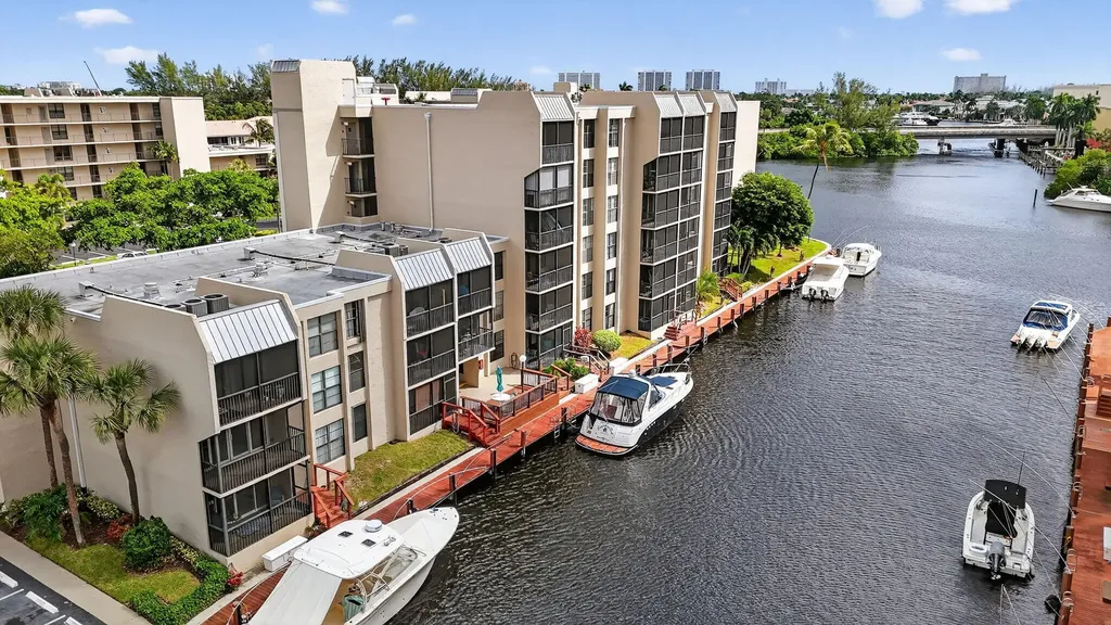 8 Royal Palm Way Boca Raton FL 33432