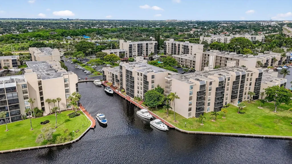 8 Royal Palm Way Boca Raton FL 33432