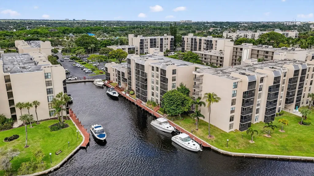 8 Royal Palm Way Boca Raton FL 33432