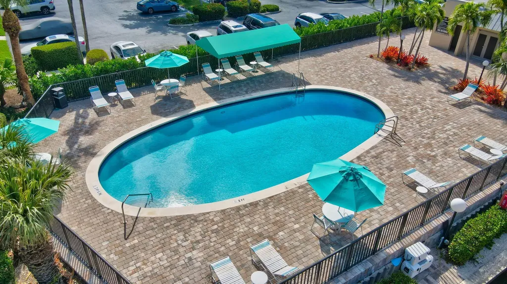 8 Royal Palm Way Boca Raton FL 33432