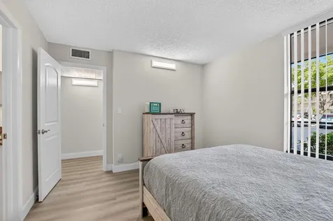 8 Royal Palm Way Boca Raton FL 33432