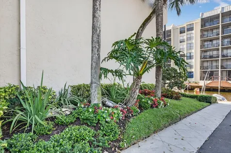 8 Royal Palm Way Boca Raton FL 33432