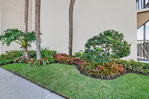 8 Royal Palm Way Boca Raton FL 33432