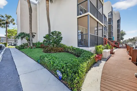 8 Royal Palm Way Boca Raton FL 33432