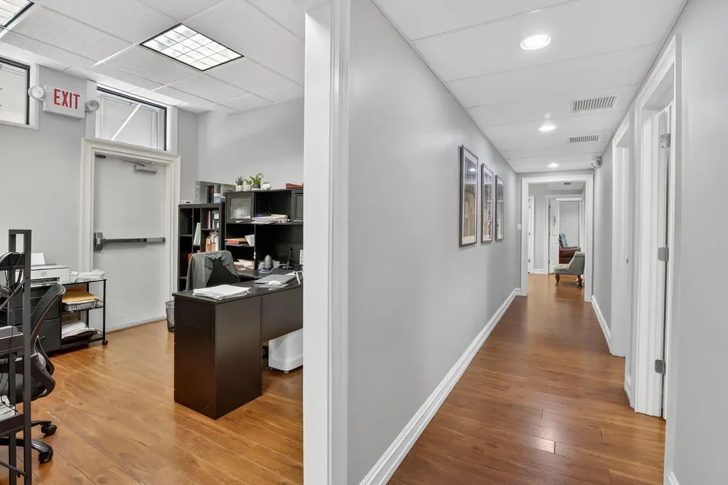 100 SE 6th Street Fort Lauderdale FL 33301