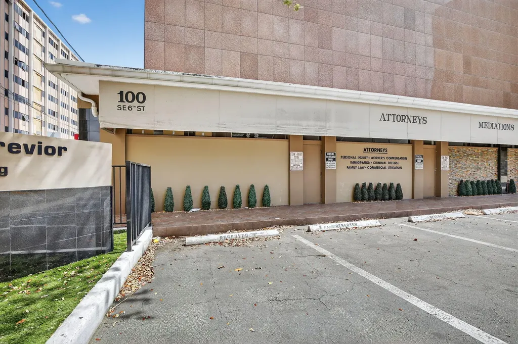100 SE 6th Street Fort Lauderdale FL 33301
