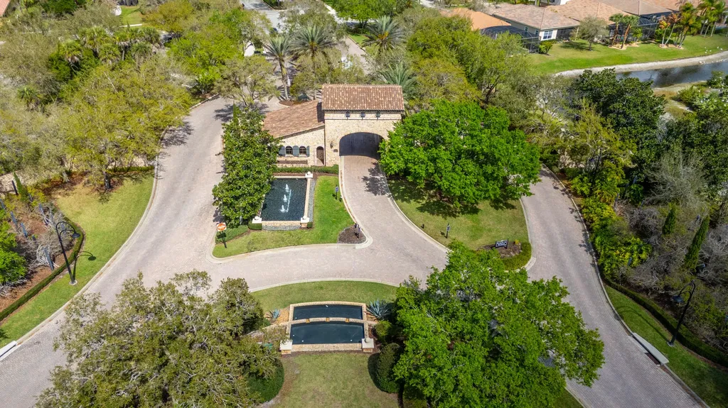 8765 SW Flutto Way Port St Lucie FL 34987