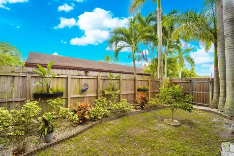 4966 NW 6th Street Coconut Creek FL 33063