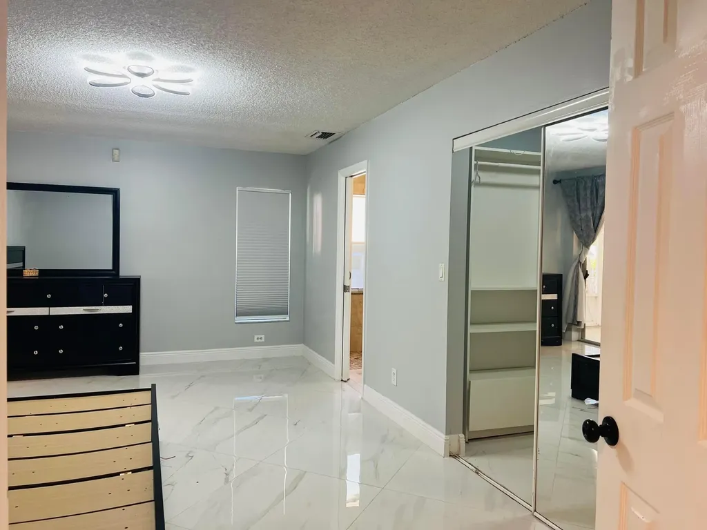 12623 SW 8th Court Davie FL 33325