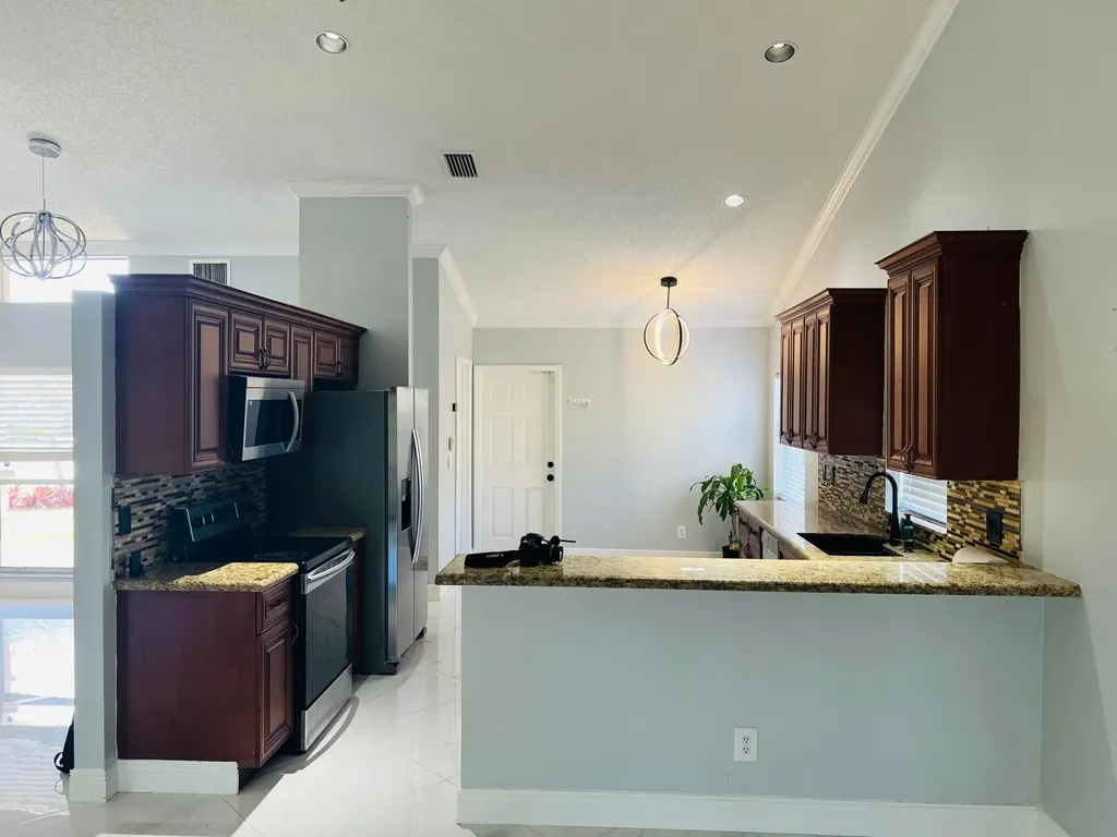 12623 SW 8th Court Davie FL 33325