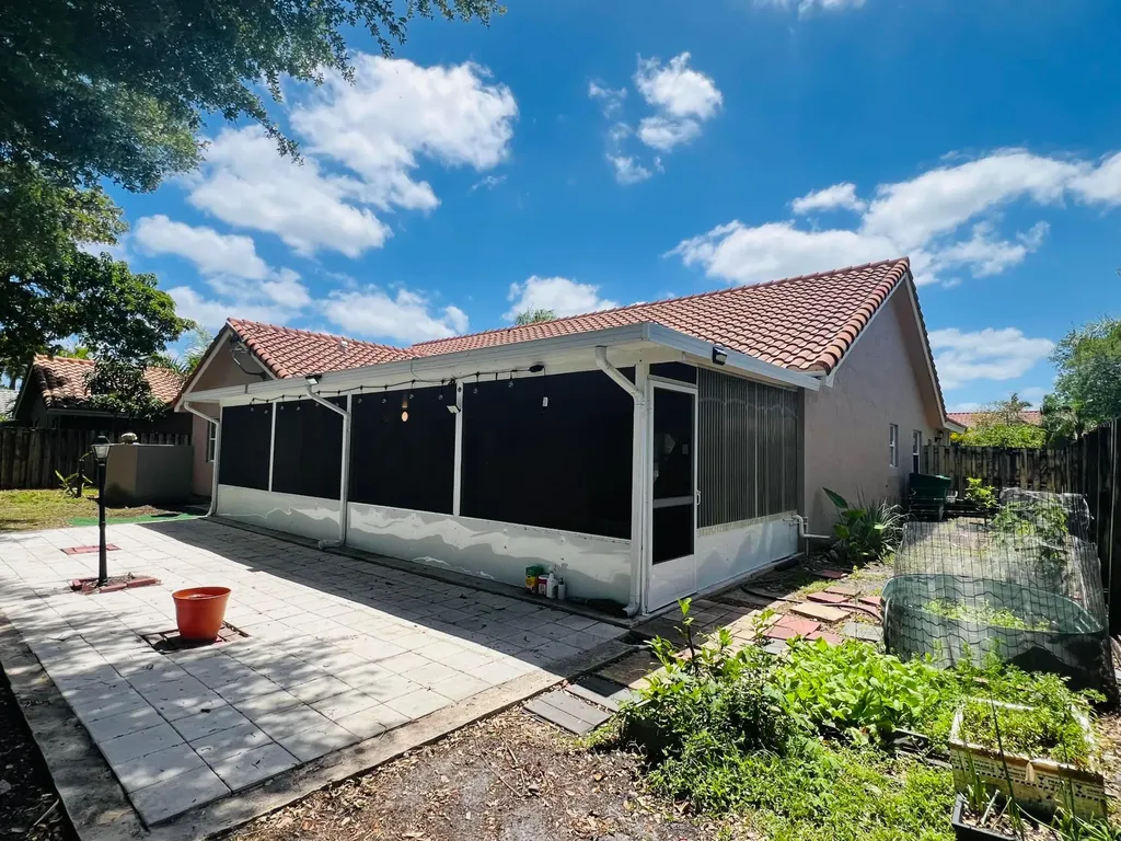 12623 SW 8th Court Davie FL 33325