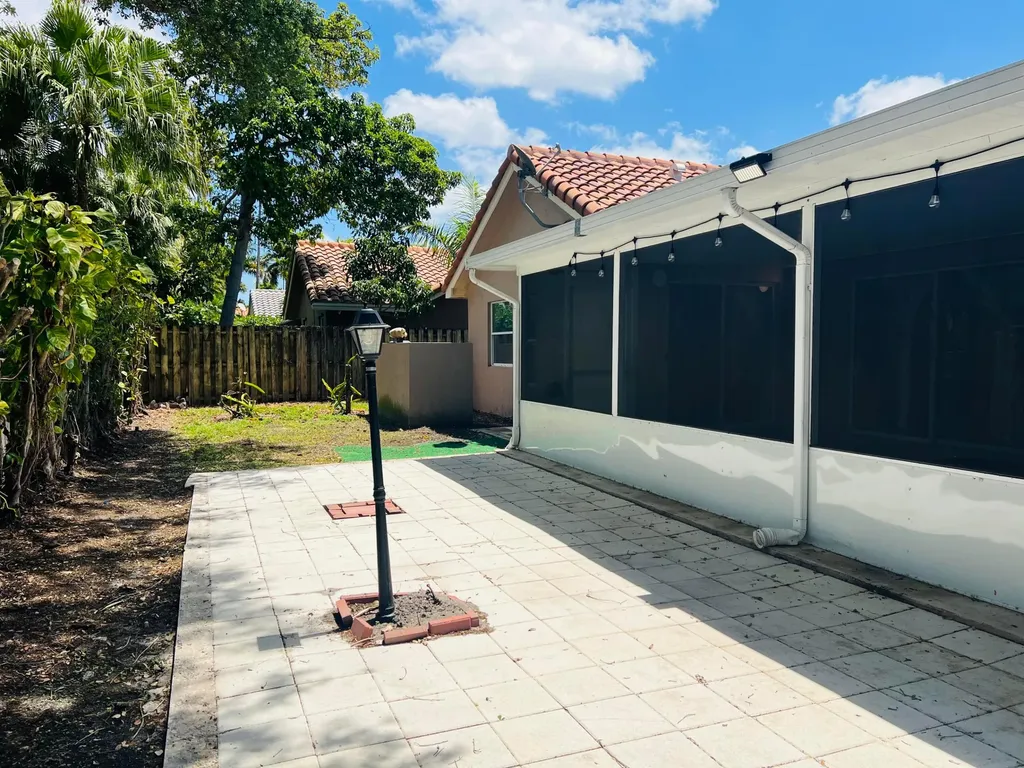 12623 SW 8th Court Davie FL 33325