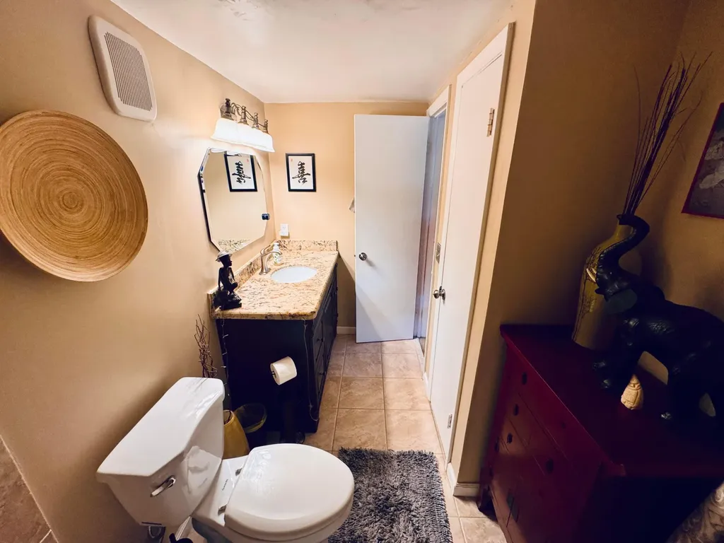 2151 NE 42nd Court Lighthouse Point FL 33064