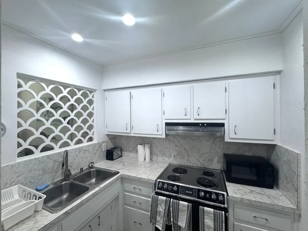 1960 NE 1st Street Deerfield Beach FL 33441