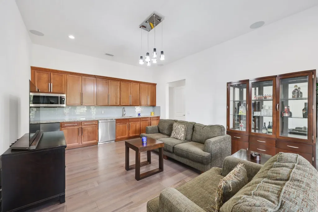 5700 N Sterling Ranch Drive Davie FL 33314