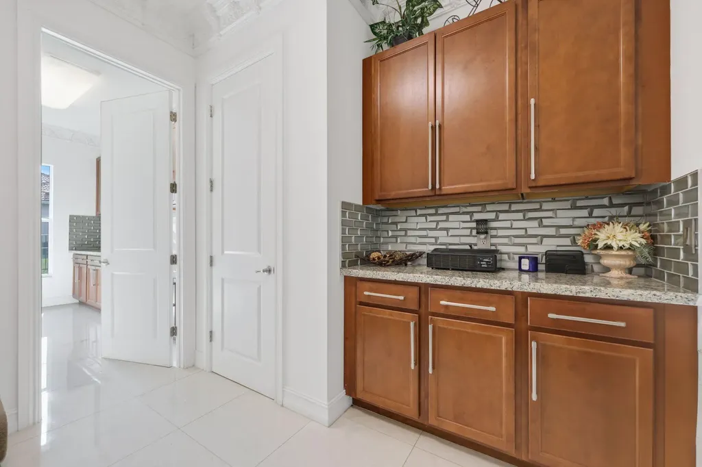 5700 N Sterling Ranch Drive Davie FL 33314