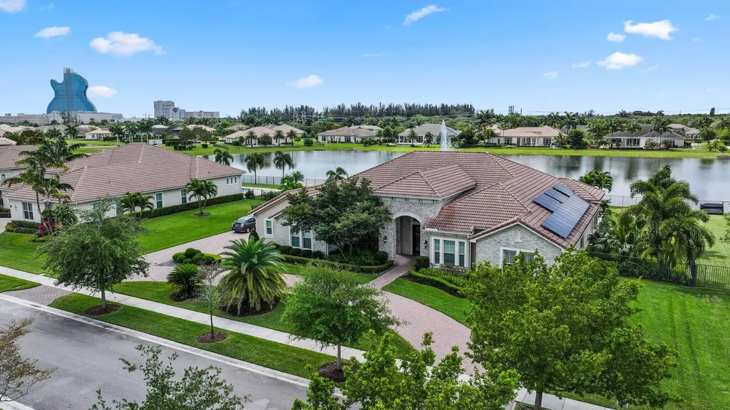 5700 N Sterling Ranch Drive Davie FL 33314