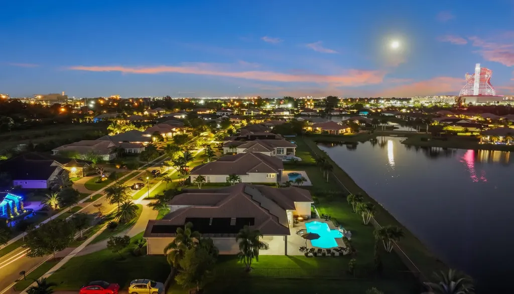 5700 N Sterling Ranch Drive Davie FL 33314
