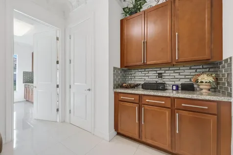 5700 N Sterling Ranch Drive Davie FL 33314