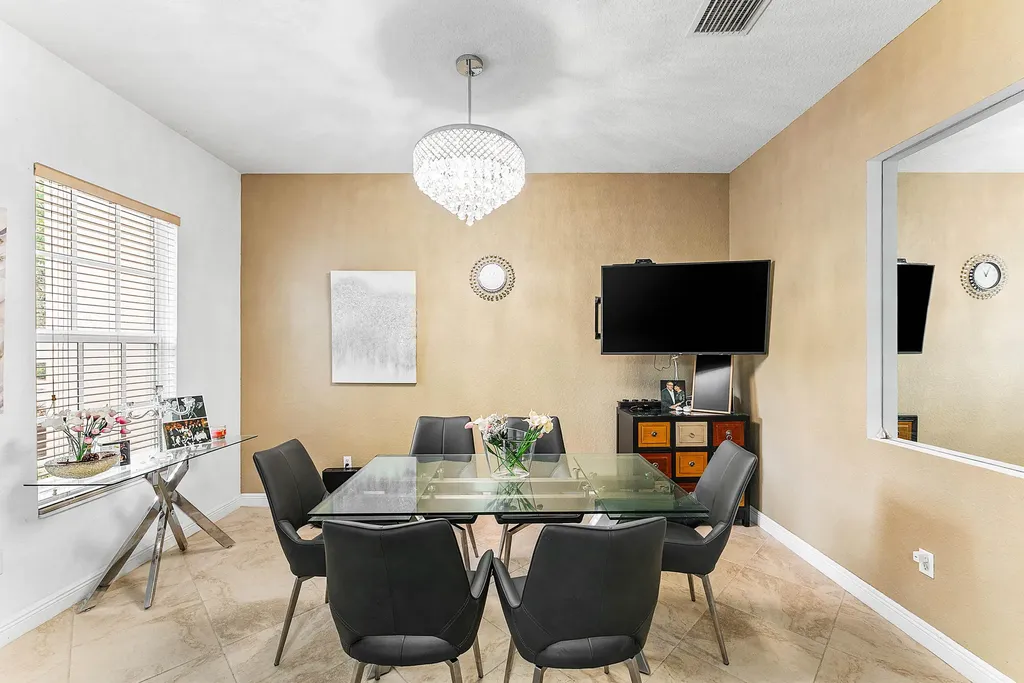 8309 NW 8th Way Boca Raton FL 33487