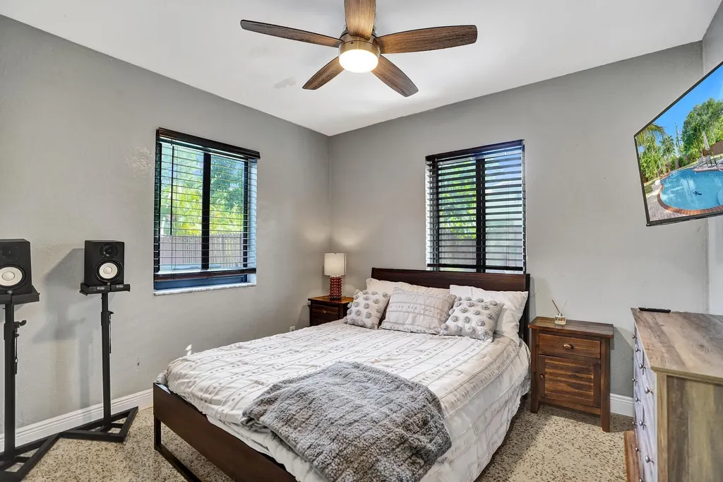 1728 NE 17th Terrace Fort Lauderdale FL 33305