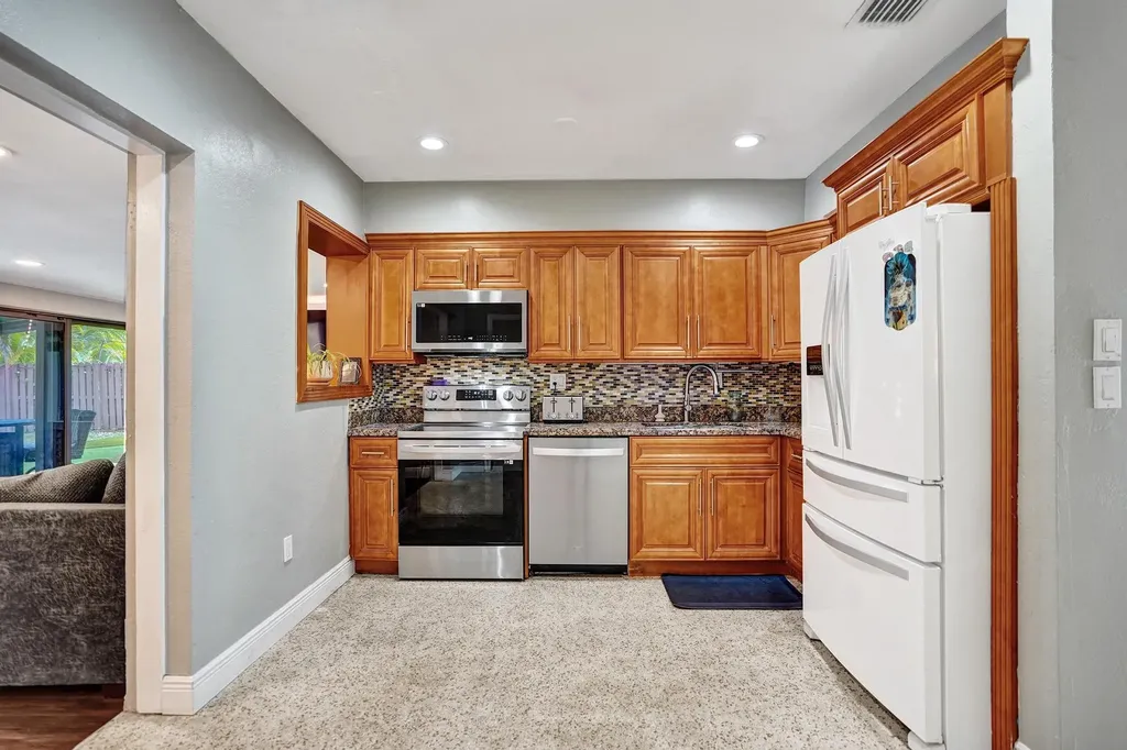 1728 NE 17th Terrace Fort Lauderdale FL 33305