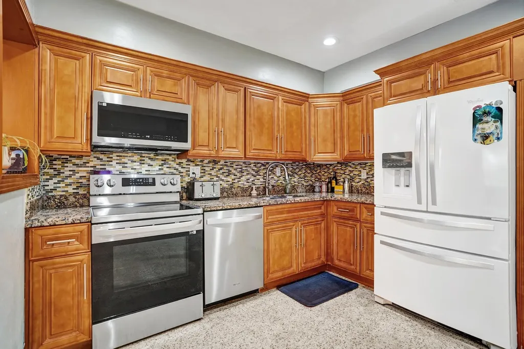 1728 NE 17th Terrace Fort Lauderdale FL 33305
