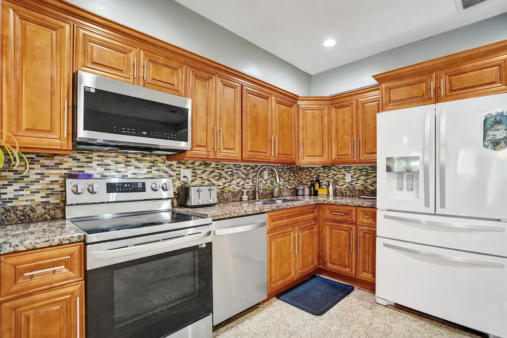 1728 NE 17th Terrace Fort Lauderdale FL 33305