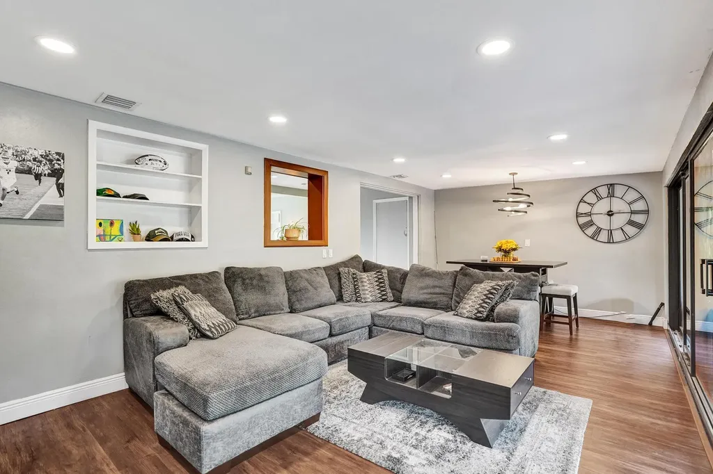 1728 NE 17th Terrace Fort Lauderdale FL 33305