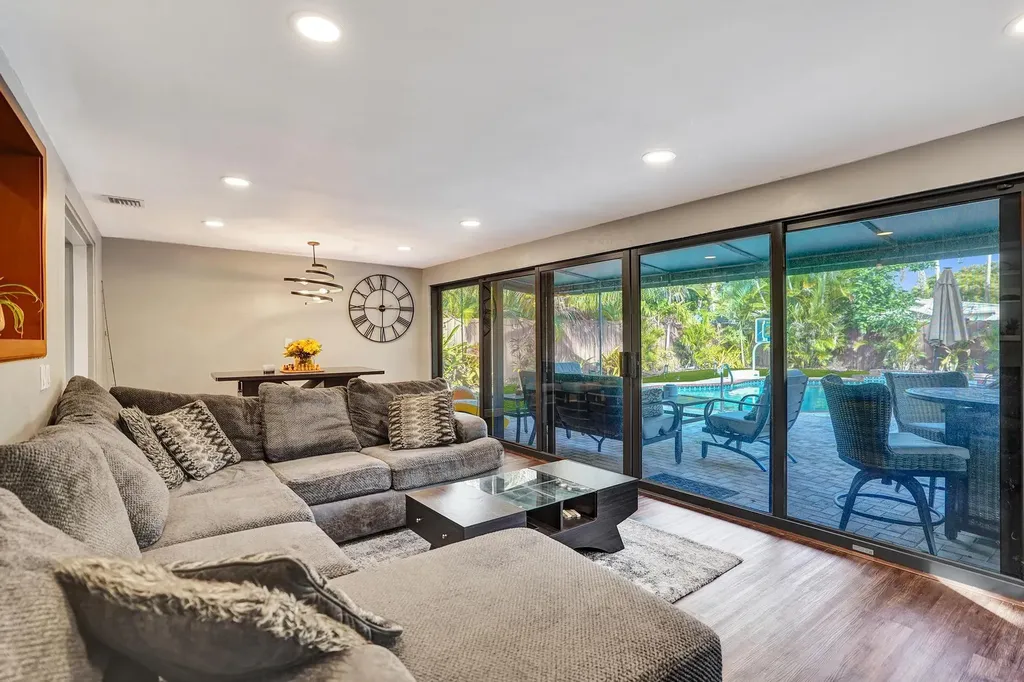 1728 NE 17th Terrace Fort Lauderdale FL 33305