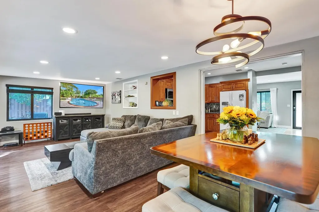 1728 NE 17th Terrace Fort Lauderdale FL 33305
