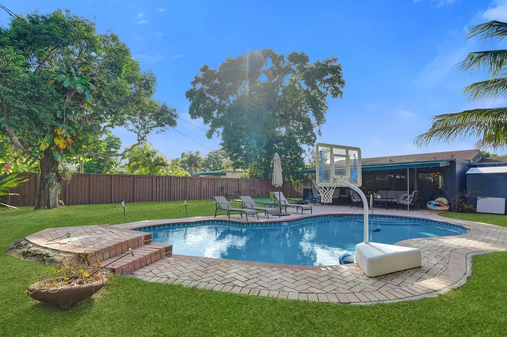 1728 NE 17th Terrace Fort Lauderdale FL 33305