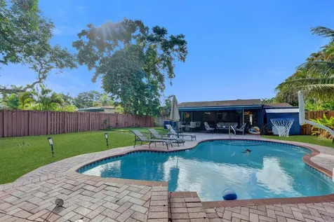 1728 NE 17th Terrace Fort Lauderdale FL 33305