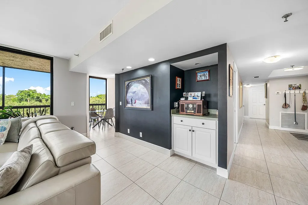 5279 Fountains Drive S Lake Worth FL 33467