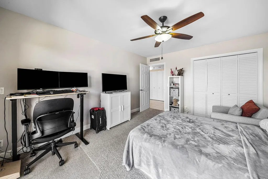 5279 Fountains Drive S Lake Worth FL 33467