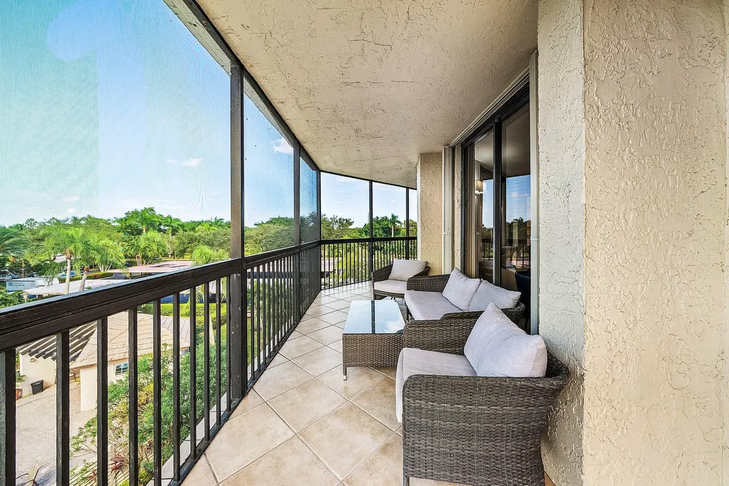 5279 Fountains Drive S Lake Worth FL 33467