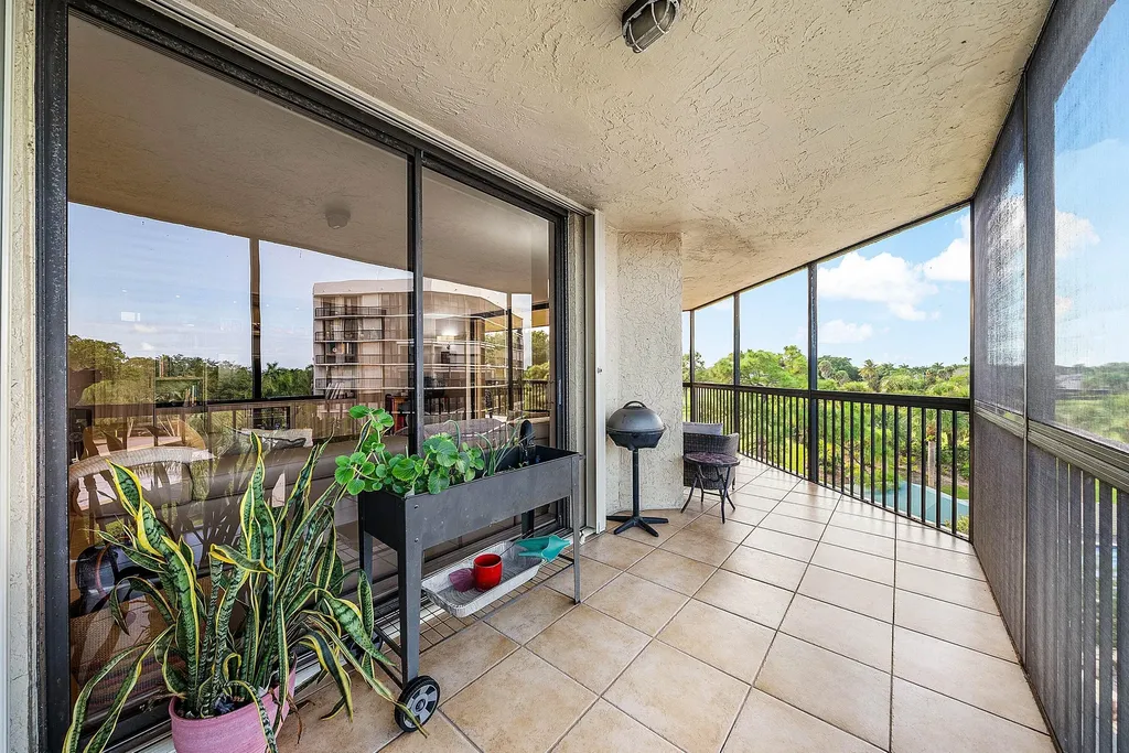 5279 Fountains Drive S Lake Worth FL 33467