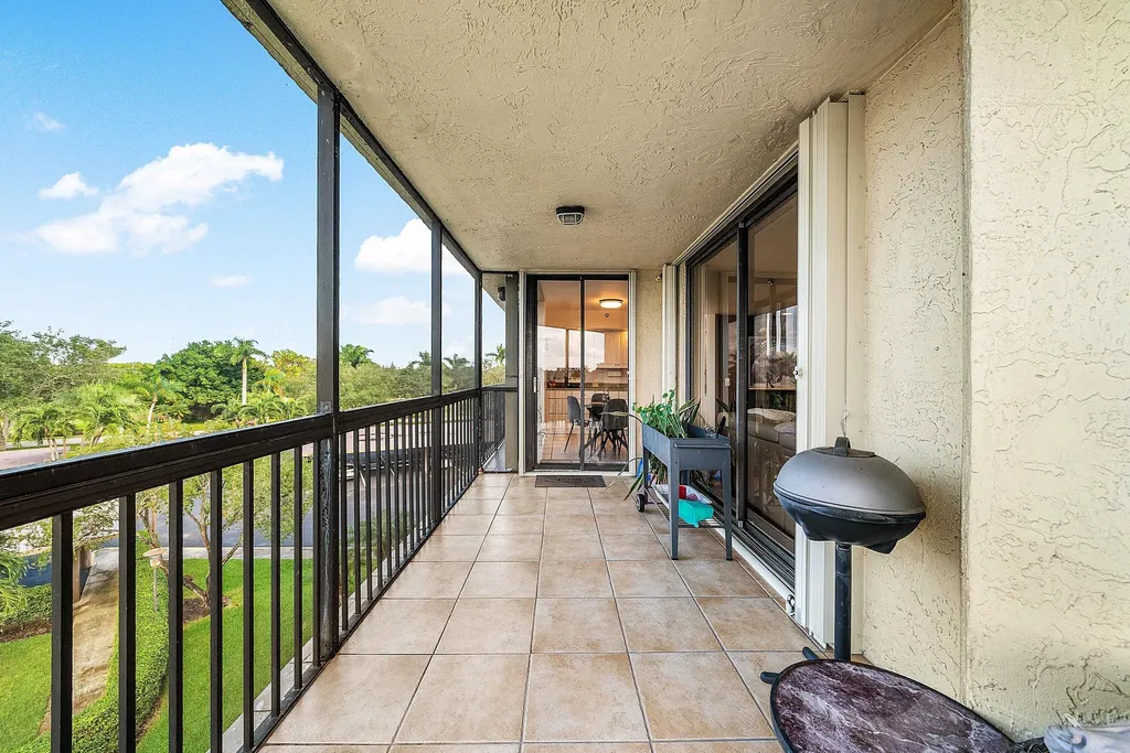 5279 Fountains Drive S Lake Worth FL 33467