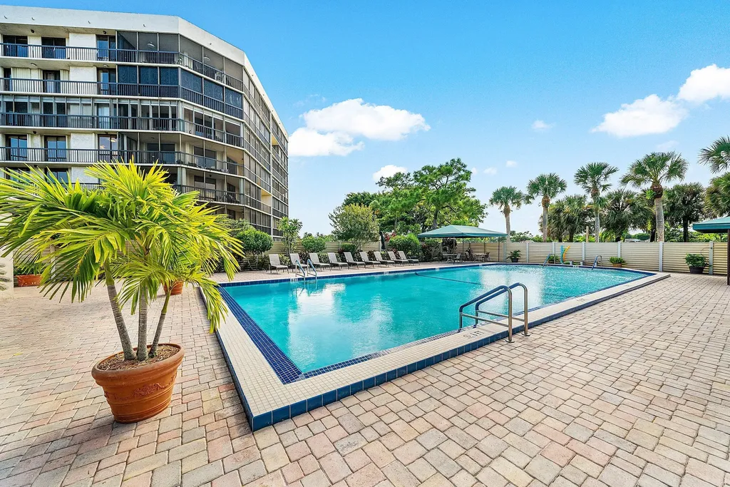 5279 Fountains Drive S Lake Worth FL 33467