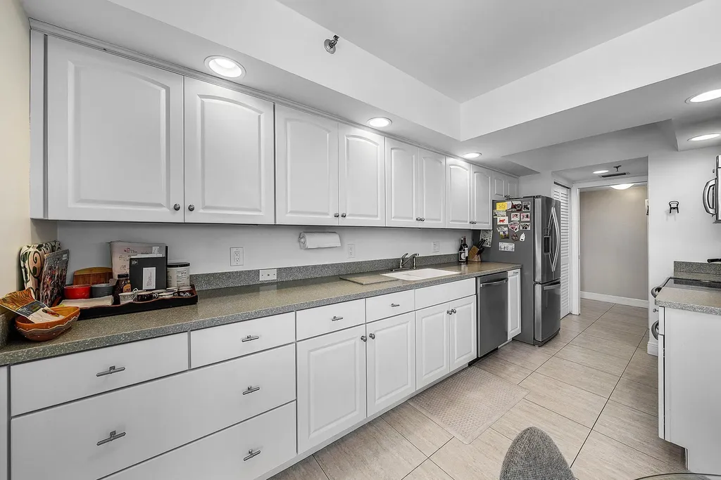 5279 Fountains Drive S Lake Worth FL 33467
