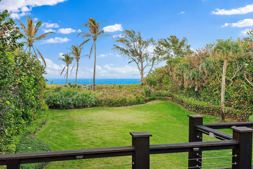 31 N Beach Road Jupiter Island FL 33455