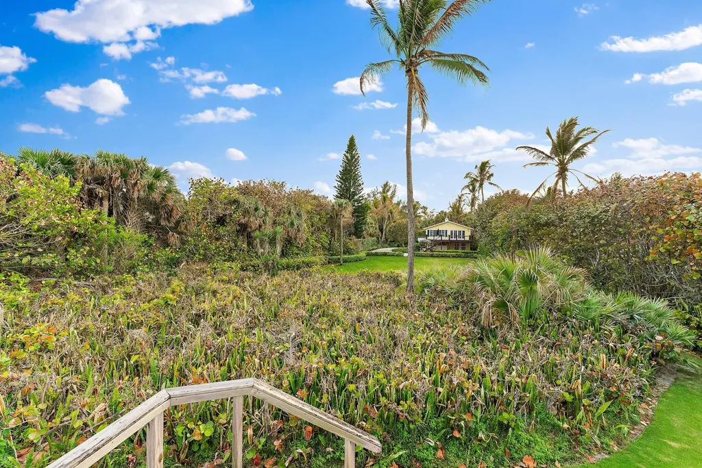 31 N Beach Road Jupiter Island FL 33455