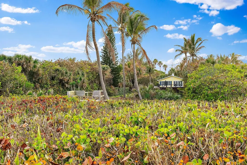 31 N Beach Road Jupiter Island FL 33455
