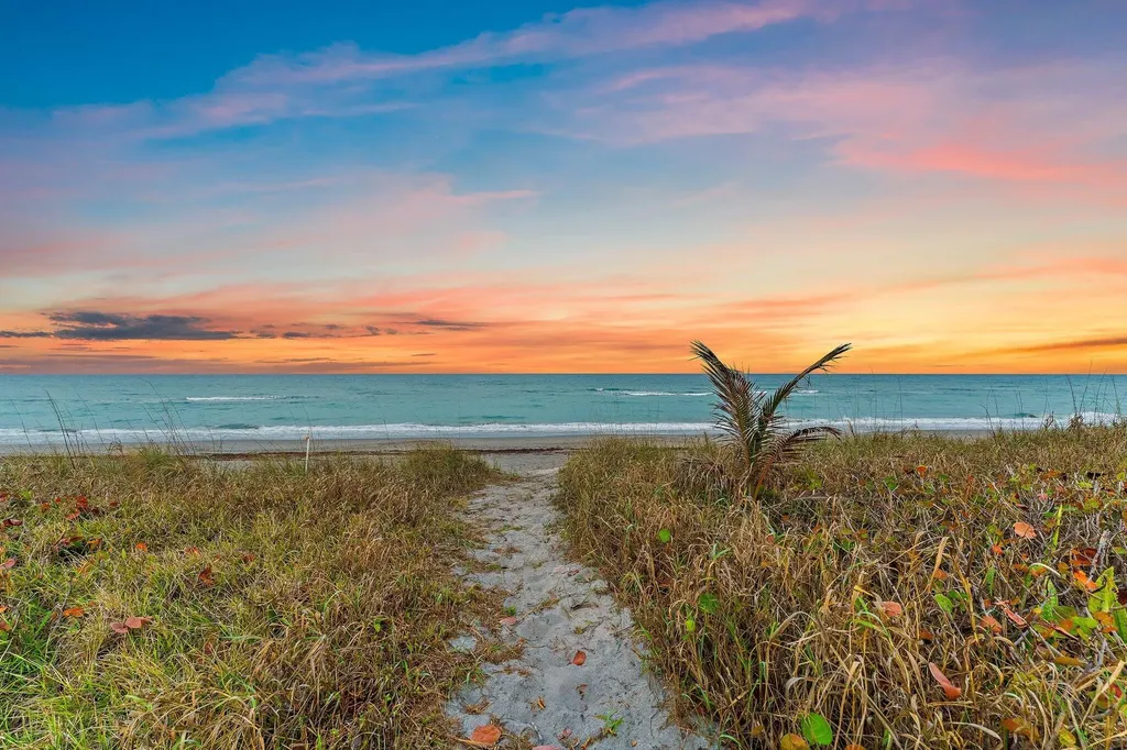 31 N Beach Road Jupiter Island FL 33455