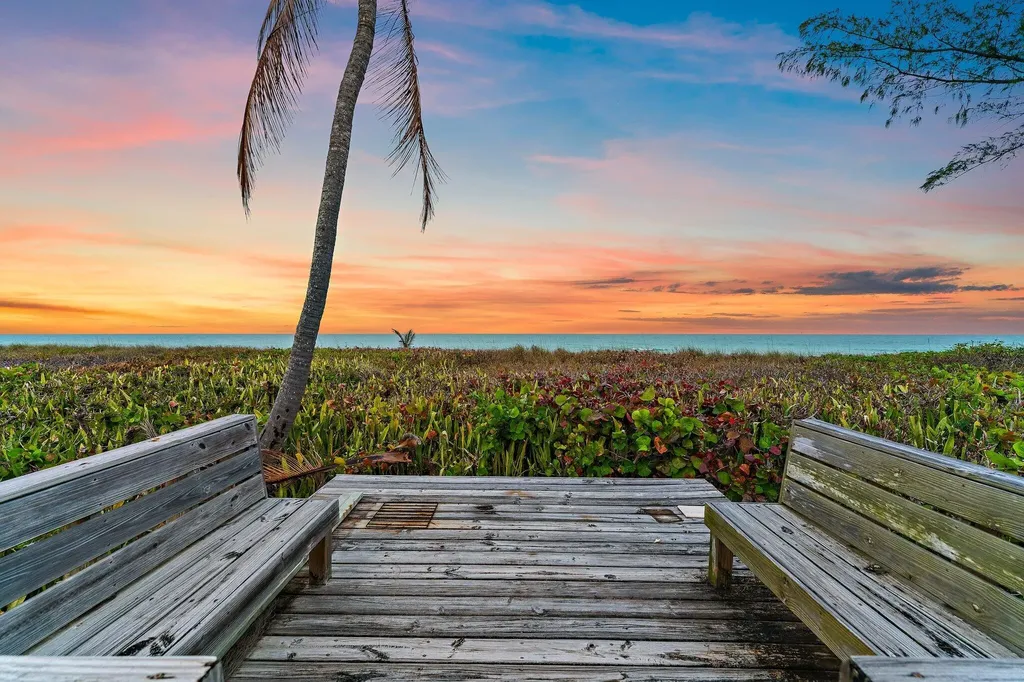 31 N Beach Road Jupiter Island FL 33455